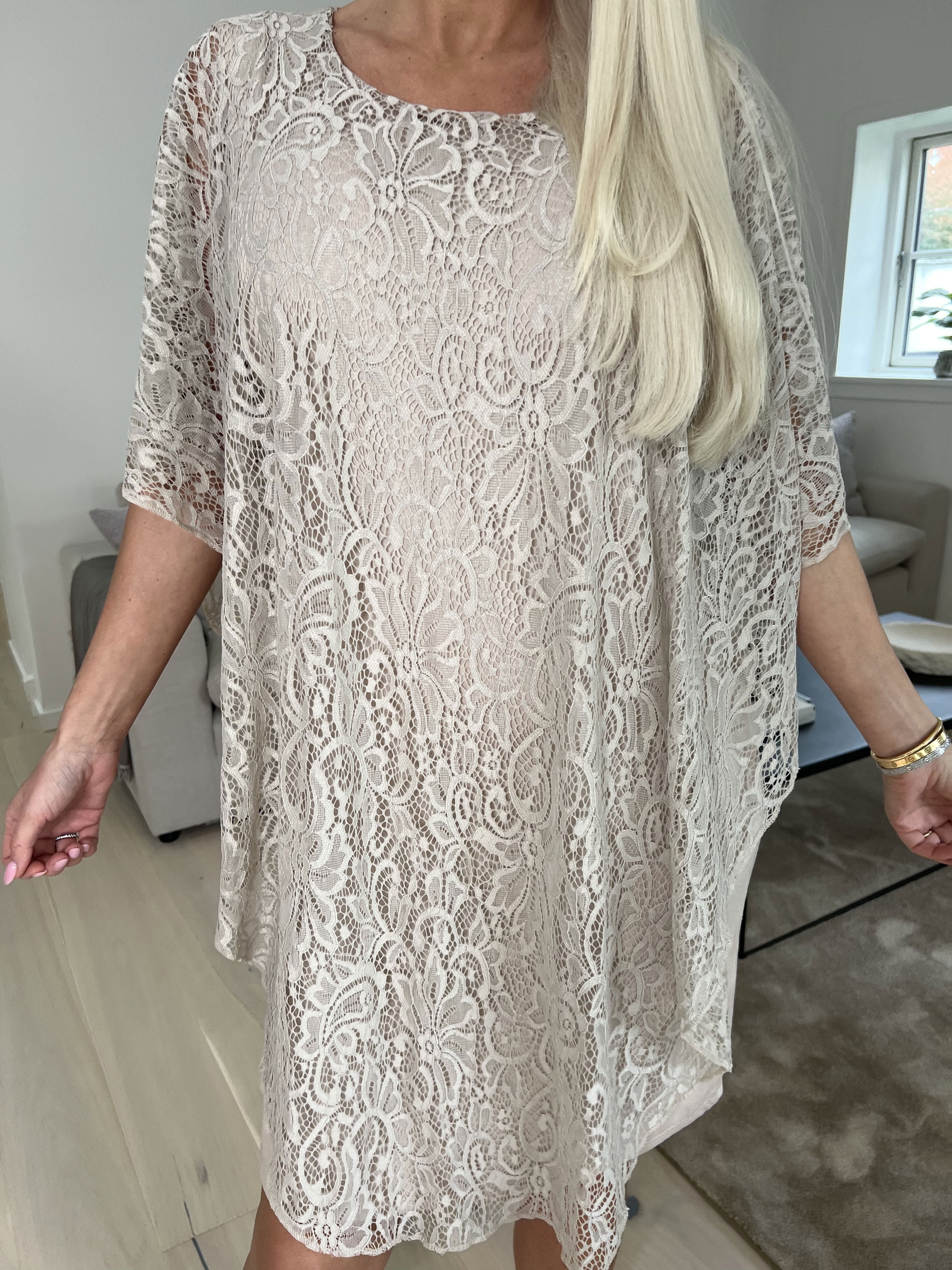 Kenya Lace - Söt tunikaklänning i spets